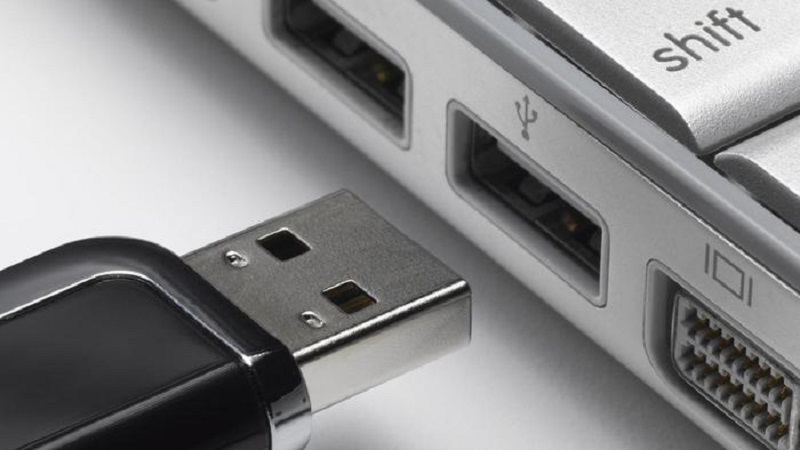 Kiểm tra cổng USB máy tính là điều cần làm đầu tiên